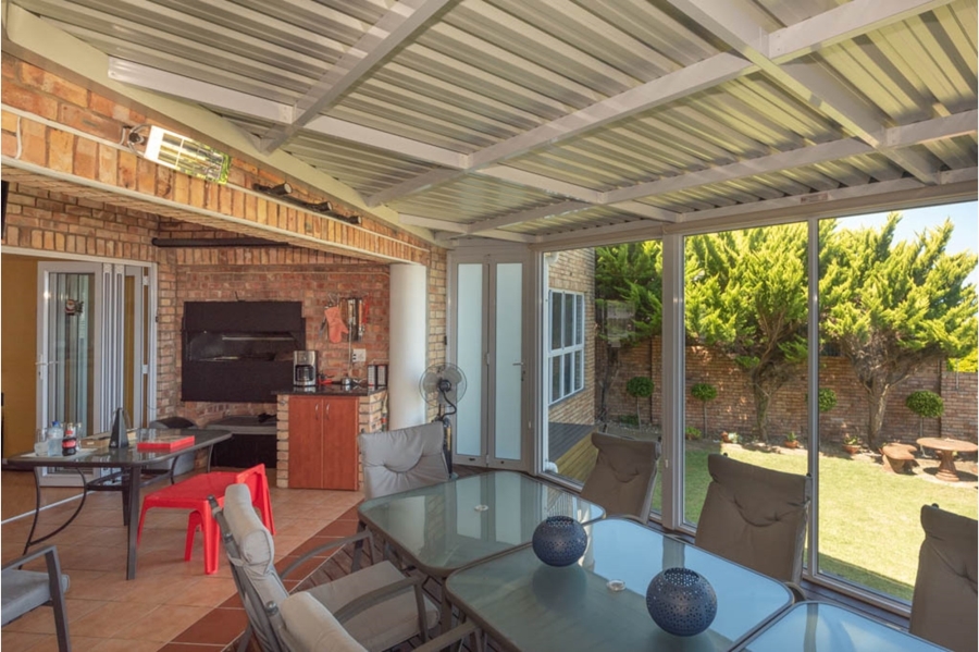6 Bedroom Property for Sale in Humerail Eastern Cape